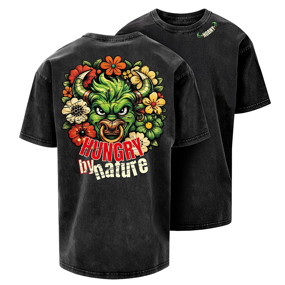 Merchandising Horny de Green Horn Burger con el rostro del toro verde rodeado de flores y el mensaje: Hungry by Nature